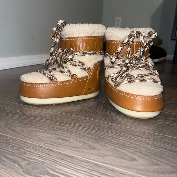 Chloé x Moonboot - Picture 1 of 7